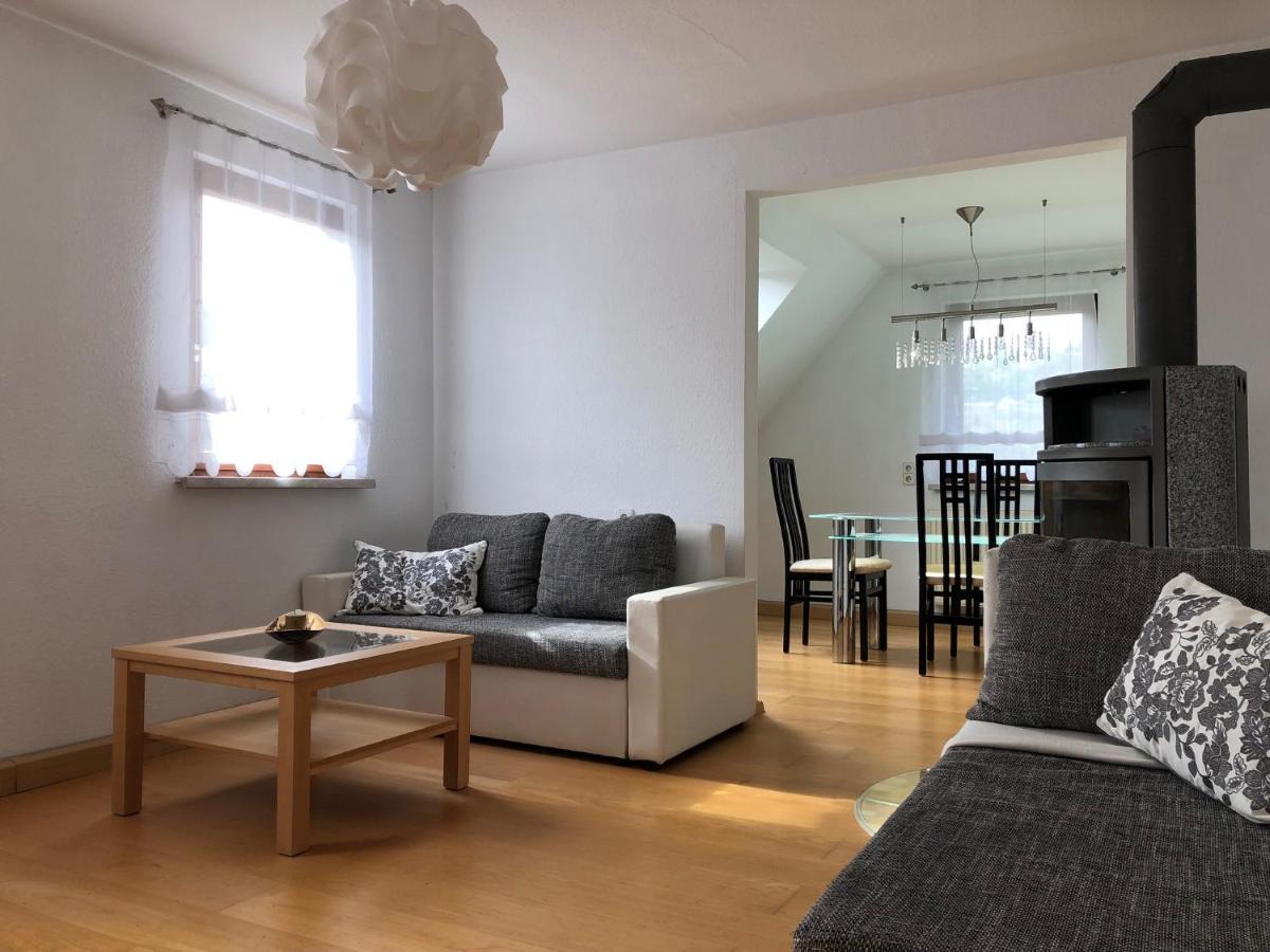 90qm große Wohnung mit 2 Schlafzimmer und Gartenterasse Altensteig Exterior foto